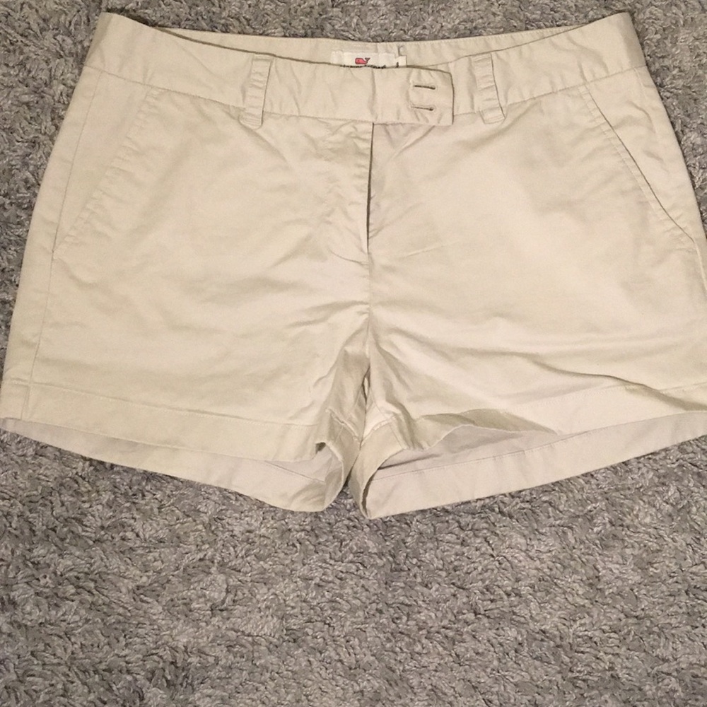 Vineyard Vines light khaki shorts